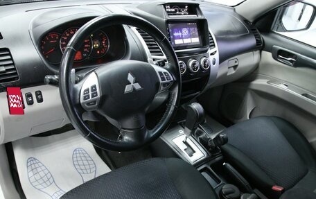 Mitsubishi Pajero Sport II рестайлинг, 2014 год, 2 303 000 рублей, 18 фотография