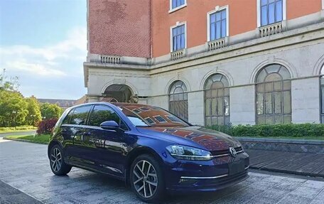 Volkswagen Golf VII, 2020 год, 1 890 000 рублей, 2 фотография