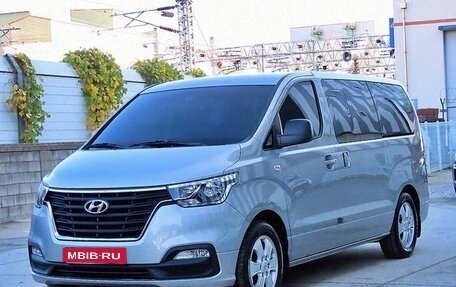 Hyundai Grand Starex Grand Starex I рестайлинг 2, 2020 год, 2 987 000 рублей, 1 фотография