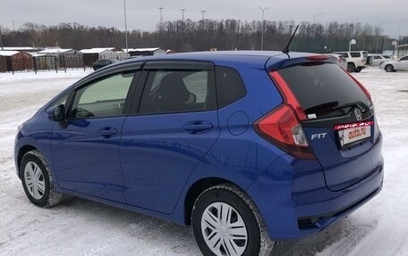 Honda Fit III, 2018 год, 1 350 000 рублей, 5 фотография