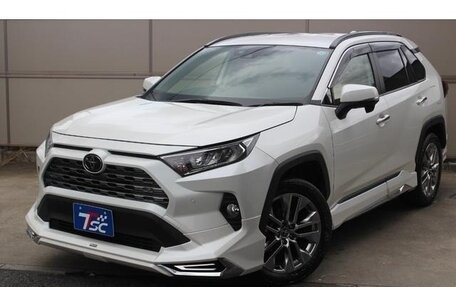 Toyota RAV4, 2021 год, 2 250 000 рублей, 5 фотография