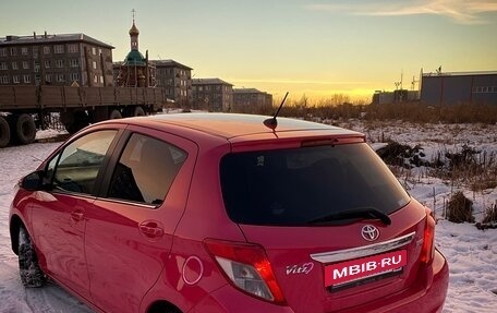 Toyota Vitz, 2011 год, 740 000 рублей, 4 фотография