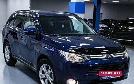 Mitsubishi Outlander III рестайлинг 3, 2013 год, 1 818 000 рублей, 7 фотография