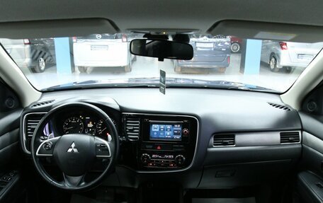 Mitsubishi Outlander III рестайлинг 3, 2013 год, 1 818 000 рублей, 20 фотография