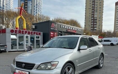 Toyota Altezza, 2001 год, 850 000 рублей, 2 фотография