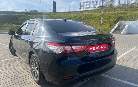 Toyota Camry, 2018 год, 2 970 000 рублей, 7 фотография