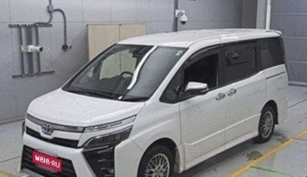 Toyota Voxy III, 2021 год, 3 040 000 рублей, 1 фотография