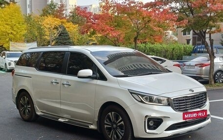 KIA Carnival III, 2020 год, 2 300 000 рублей, 3 фотография