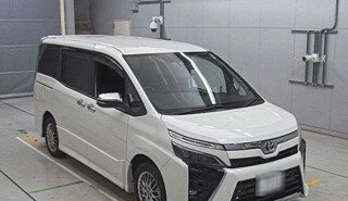 Toyota Voxy III, 2021 год, 3 040 000 рублей, 2 фотография