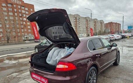 Skoda Superb III рестайлинг, 2011 год, 999 000 рублей, 11 фотография