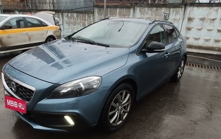 Volvo V40 II рестайлинг, 2013 год, 1 400 000 рублей, 1 фотография