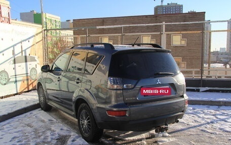 Mitsubishi Outlander III рестайлинг 3, 2011 год, 1 055 000 рублей, 15 фотография