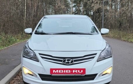 Hyundai Solaris II рестайлинг, 2015 год, 1 220 000 рублей, 25 фотография