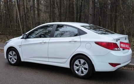 Hyundai Solaris II рестайлинг, 2015 год, 1 220 000 рублей, 30 фотография