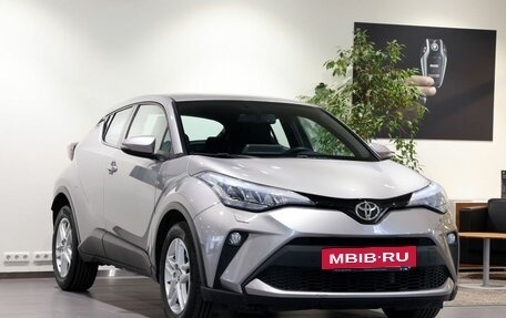 Toyota C-HR I рестайлинг, 2020 год, 2 999 000 рублей, 3 фотография