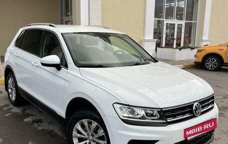 Volkswagen Tiguan II, 2017 год, 2 000 000 рублей, 2 фотография