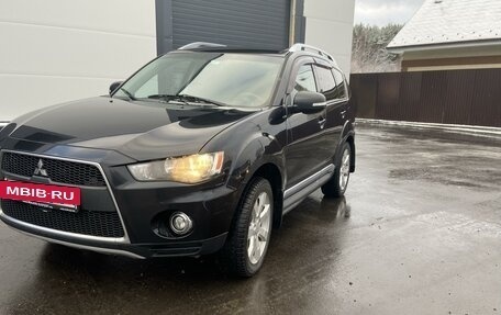 Mitsubishi Outlander III рестайлинг 3, 2010 год, 950 000 рублей, 3 фотография