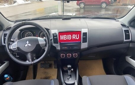 Mitsubishi Outlander III рестайлинг 3, 2010 год, 950 000 рублей, 6 фотография