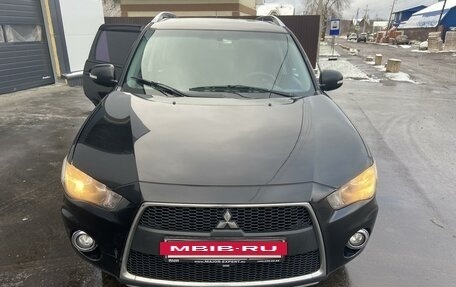 Mitsubishi Outlander III рестайлинг 3, 2010 год, 950 000 рублей, 13 фотография