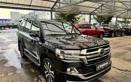 Toyota Land Cruiser 200, 2019 год, 7 799 000 рублей, 3 фотография