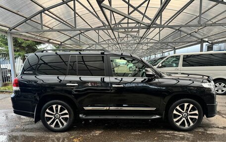 Toyota Land Cruiser 200, 2019 год, 7 799 000 рублей, 4 фотография