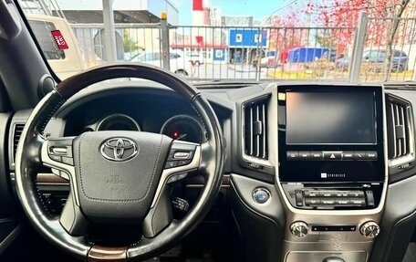 Toyota Land Cruiser 200, 2019 год, 7 799 000 рублей, 12 фотография