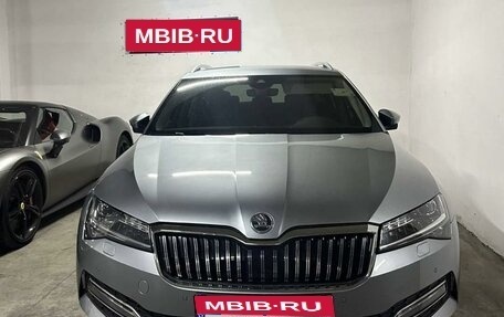 Skoda Superb III рестайлинг, 2020 год, 3 850 000 рублей, 2 фотография