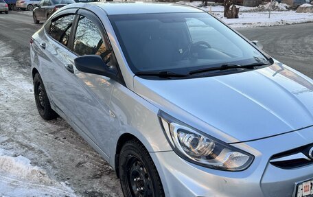 Hyundai Solaris II рестайлинг, 2011 год, 650 000 рублей, 2 фотография