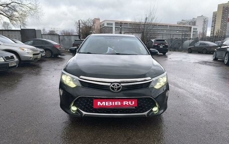 Toyota Camry, 2017 год, 2 350 000 рублей, 3 фотография