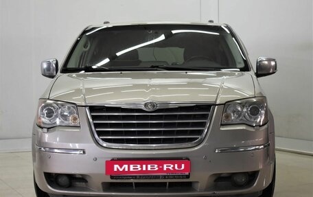 Chrysler Voyager IV, 2008 год, 1 245 000 рублей, 2 фотография