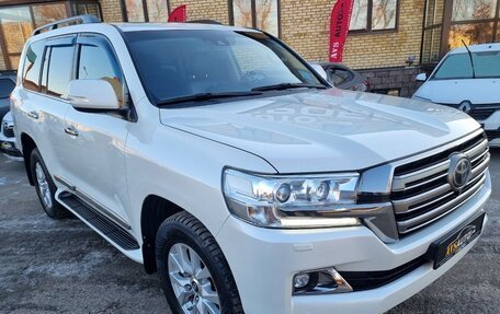 Toyota Land Cruiser 200, 2016 год, 6 700 000 рублей, 7 фотография