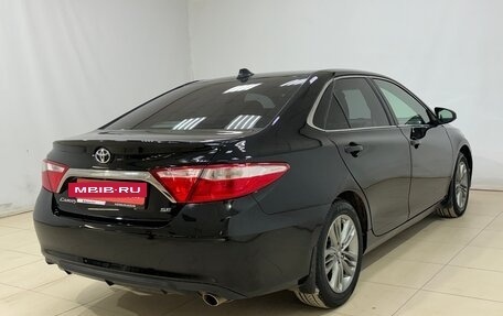 Toyota Camry, 2017 год, 1 790 000 рублей, 6 фотография