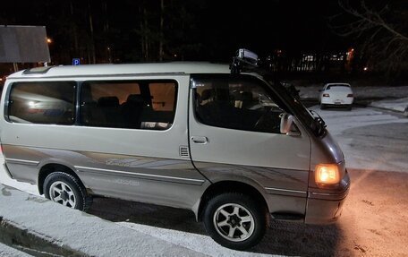 Toyota HiAce H50 H60 H70, 1987 год, 550 000 рублей, 1 фотография