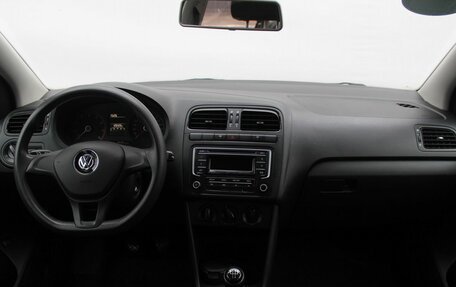 Volkswagen Polo VI (EU Market), 2015 год, 960 000 рублей, 15 фотография