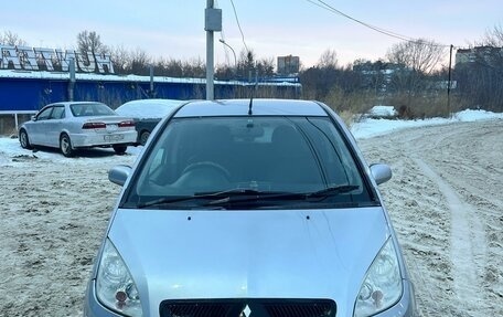 Mitsubishi Colt VI рестайлинг, 2003 год, 410 000 рублей, 2 фотография