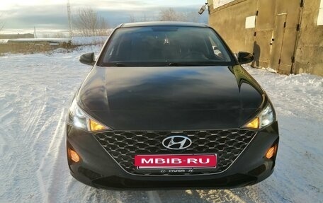 Hyundai Solaris II рестайлинг, 2021 год, 1 750 000 рублей, 12 фотография