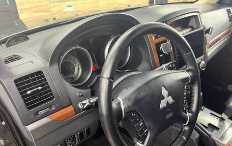 Mitsubishi Pajero IV, 2013 год, 2 700 000 рублей, 8 фотография