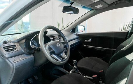 KIA Rio III рестайлинг, 2013 год, 976 000 рублей, 20 фотография