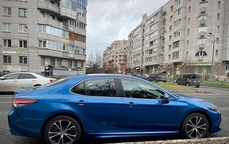 Toyota Camry, 2018 год, 2 300 000 рублей, 7 фотография