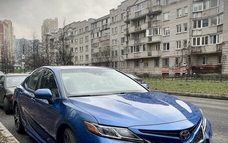 Toyota Camry, 2018 год, 2 300 000 рублей, 8 фотография