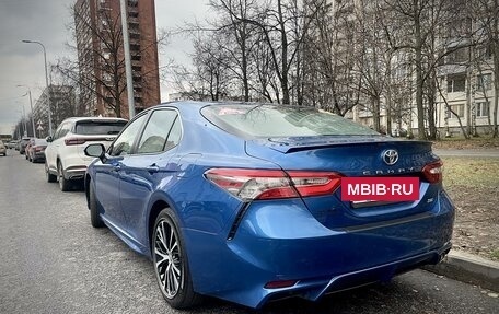 Toyota Camry, 2018 год, 2 300 000 рублей, 4 фотография