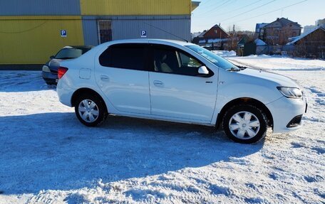 Renault Logan II, 2017 год, 870 000 рублей, 3 фотография