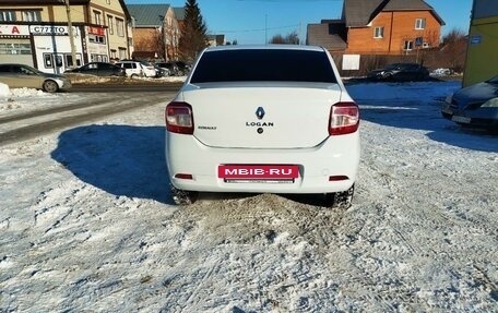 Renault Logan II, 2017 год, 870 000 рублей, 2 фотография