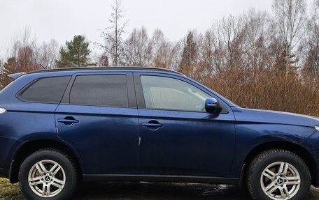 Mitsubishi Outlander III рестайлинг 3, 2014 год, 1 675 000 рублей, 4 фотография