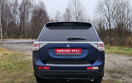 Mitsubishi Outlander III рестайлинг 3, 2014 год, 1 675 000 рублей, 6 фотография