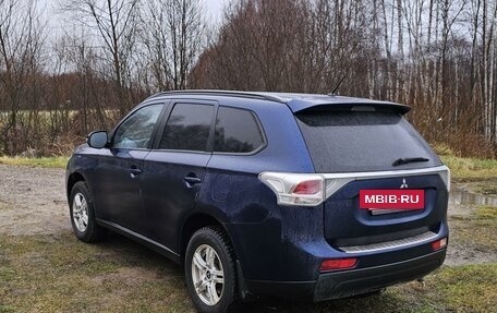 Mitsubishi Outlander III рестайлинг 3, 2014 год, 1 675 000 рублей, 7 фотография