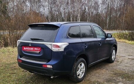 Mitsubishi Outlander III рестайлинг 3, 2014 год, 1 675 000 рублей, 5 фотография