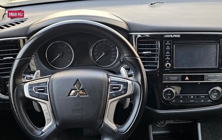 Mitsubishi Outlander III рестайлинг 3, 2014 год, 1 675 000 рублей, 13 фотография