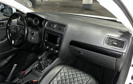 Volkswagen Jetta VI, 2012 год, 1 011 000 рублей, 13 фотография