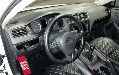 Volkswagen Jetta VI, 2012 год, 1 011 000 рублей, 20 фотография